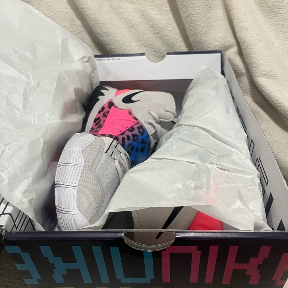 Brand New Nike Kyrie 6, Men’s size 14 - Picture 7 of 8